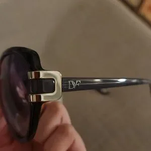 DIANE VON FURSTENBERG GWEN SUNGLASSES BLACK EUC Diane Von Furstenberg | Accessories | Diane Von Furstenberg  main image 3